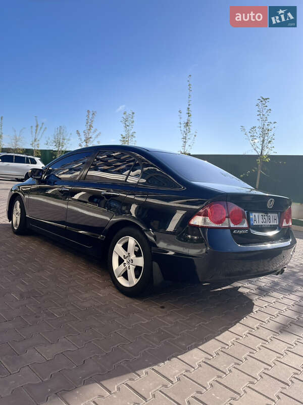 Седан Honda Civic 2006 в Софиевской Борщаговке
