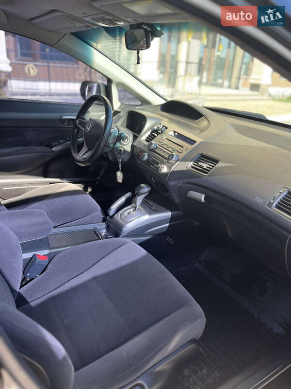 Седан Honda Civic 2006 в Софиевской Борщаговке