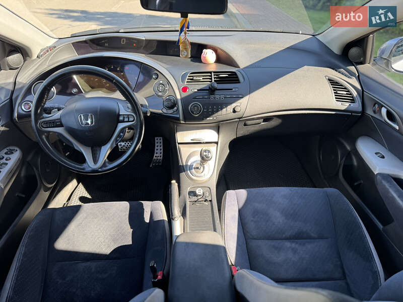 Хэтчбек Honda Civic 2008 в Киеве