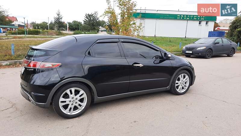 Хэтчбек Honda Civic 2010 в Харькове