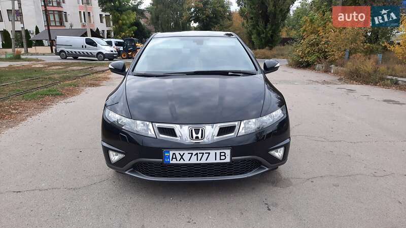Хэтчбек Honda Civic 2010 в Харькове