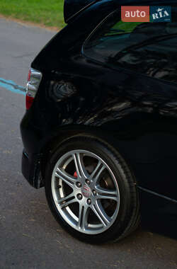 Хэтчбек Honda Civic 2004 в 