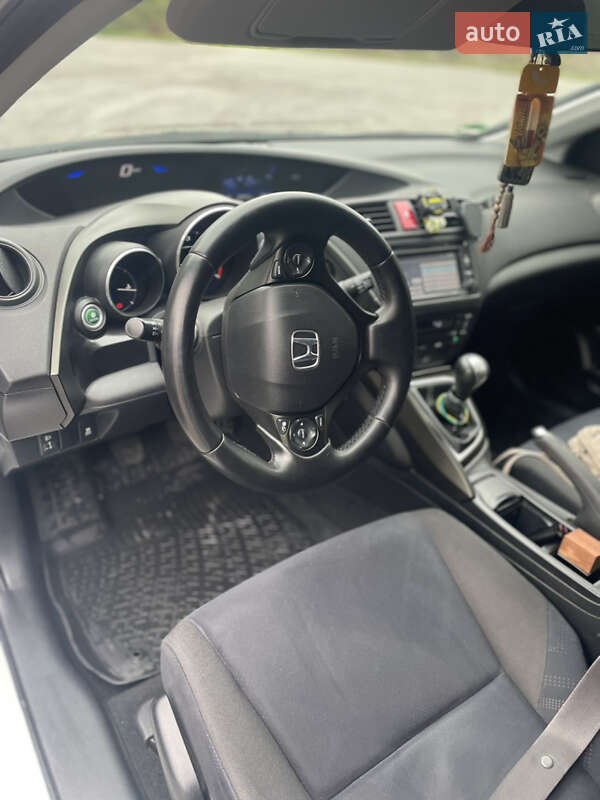 Хэтчбек Honda Civic 2012 в Владимире фото 15 Хэтчбек Honda Civic 2012 в Владимире