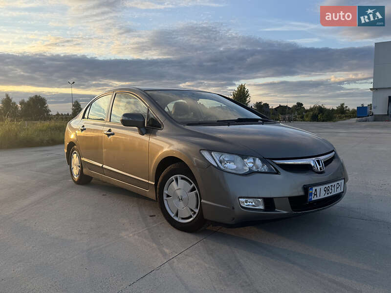 Седан Honda Civic 2006 в Коростене