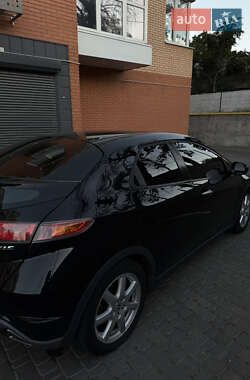 Хетчбек Honda Civic 2008 в  фото 3 Хетчбек Honda Civic 2008 в