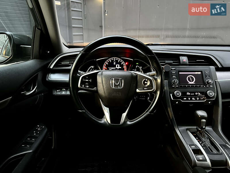 Седан Honda Civic 2018 в Киеве