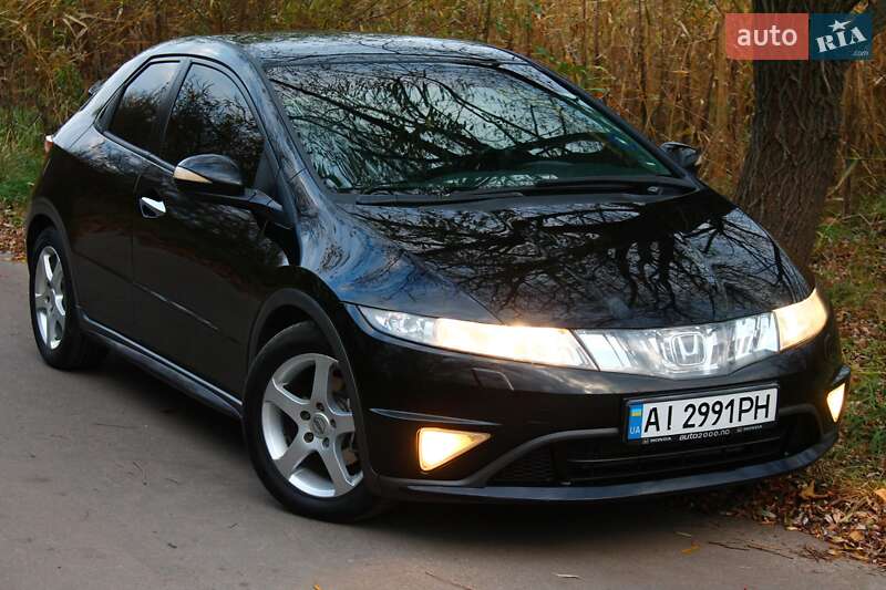 Хэтчбек Honda Civic 2006 в 