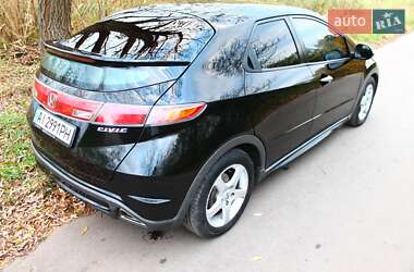 Хэтчбек Honda Civic 2006 в 