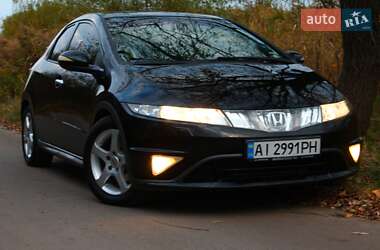 Хэтчбек Honda Civic 2006 в 