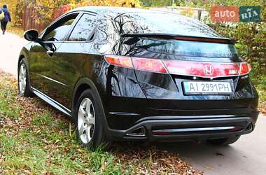 Хэтчбек Honda Civic 2006 в 