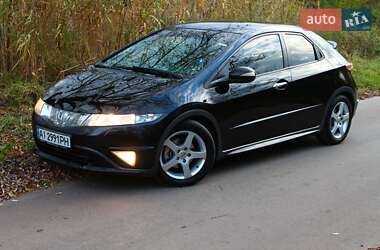 Хэтчбек Honda Civic 2006 в 