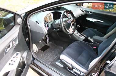 Хэтчбек Honda Civic 2006 в 