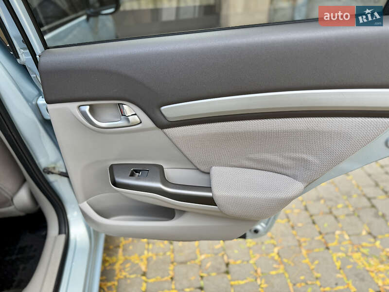 Седан Honda Civic 2012 в Киеве фото 35 Седан Honda Civic 2012 в Киеве