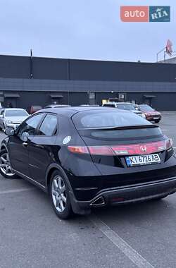 Хетчбек Honda Civic 2007 в  фото 4 Хетчбек Honda Civic 2007 в