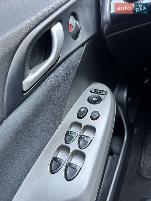Хетчбек Honda Civic 2008 в Києві фото 10 Хетчбек Honda Civic 2008 в Києві