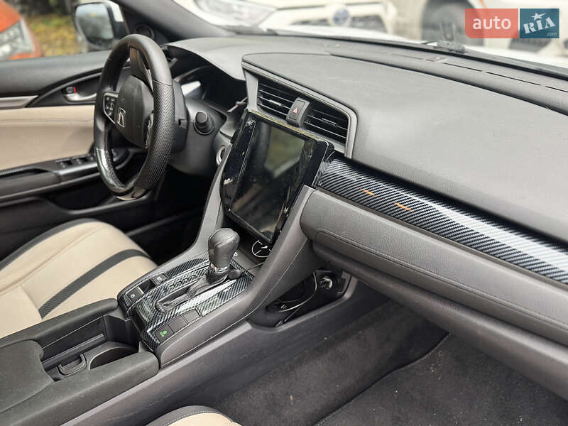 Хэтчбек Honda Civic 2017 в Киеве фото 10 Хэтчбек Honda Civic 2017 в Киеве