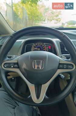 Седан Honda Civic 2008 в  фото 2 Седан Honda Civic 2008 в