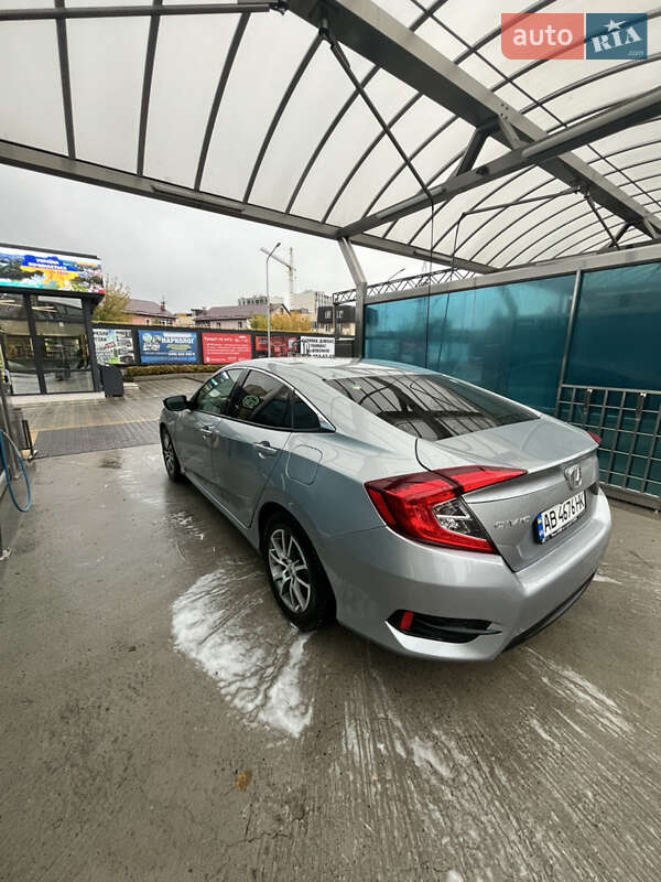 Седан Honda Civic 2018 в Киеве фото 7 Седан Honda Civic 2018 в Киеве