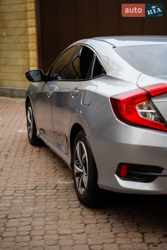 Седан Honda Civic 2020 в Киеве фото 16 Седан Honda Civic 2020 в Киеве