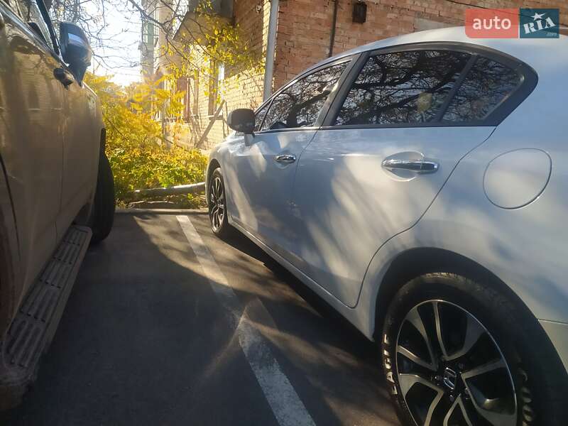 Седан Honda Civic 2013 в Калиновке