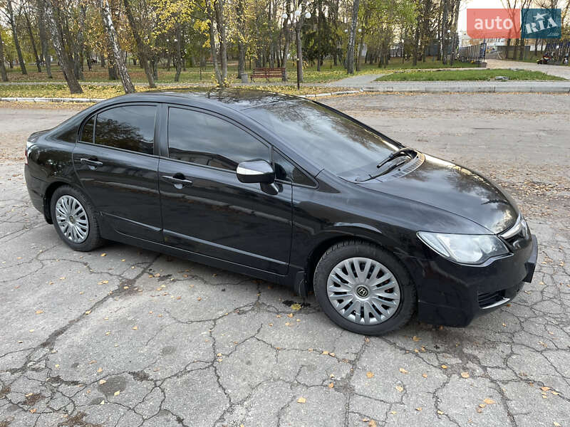 Седан Honda Civic 2006 в Чутовому