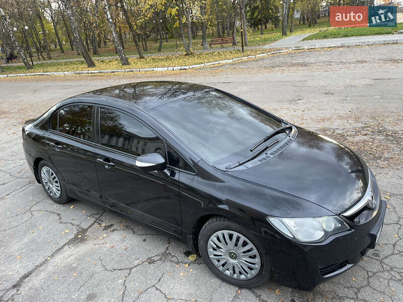 Седан Honda Civic 2006 в Чутовому