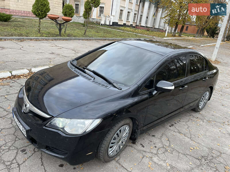 Седан Honda Civic 2006 в Чутовому