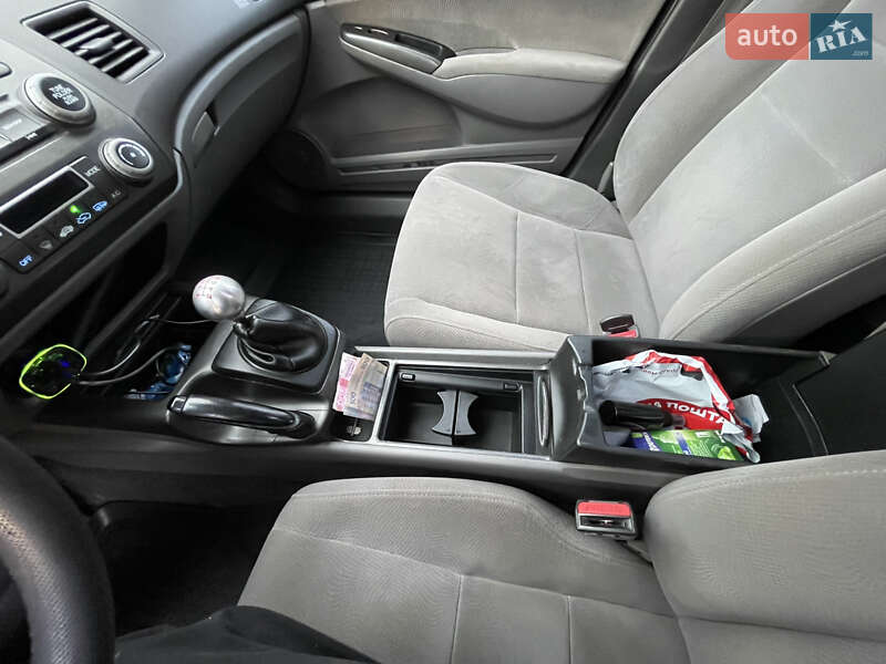 Седан Honda Civic 2006 в Чутовому