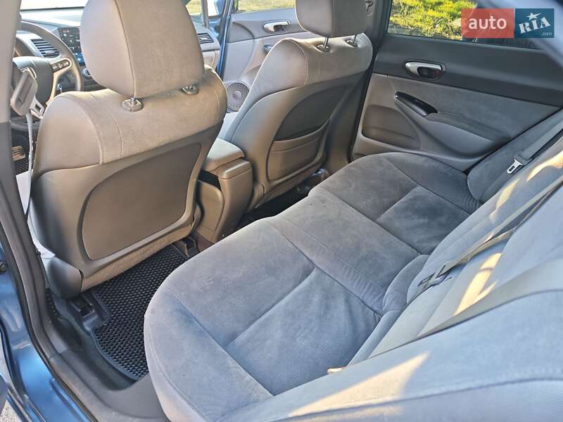 Седан Honda Civic 2007 в Кривом Роге