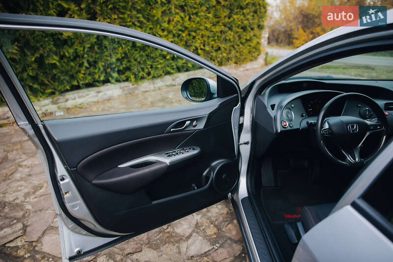 Хэтчбек Honda Civic 2010 в Бучаче