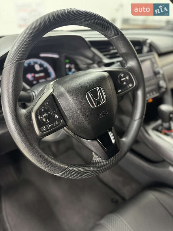 Хэтчбек Honda Civic 2018 в Львове