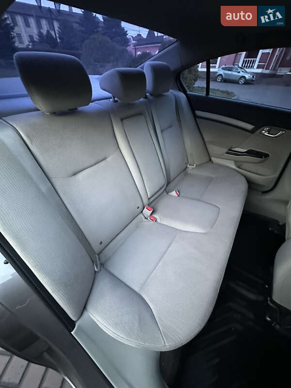 Седан Honda Civic 2012 в Днепре