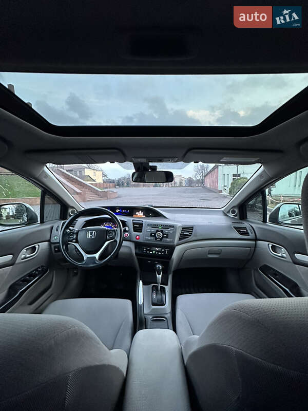 Седан Honda Civic 2012 в Днепре