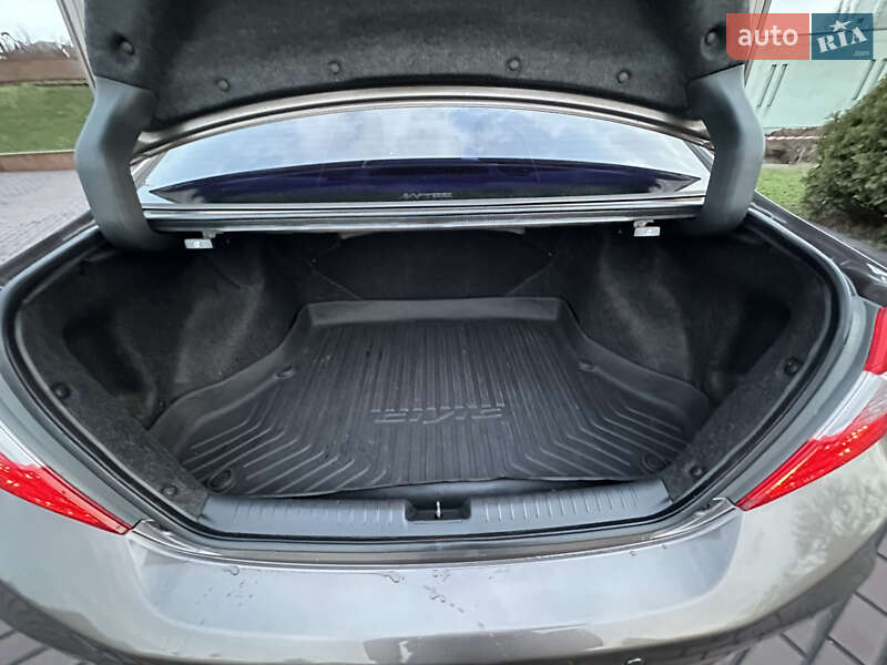 Седан Honda Civic 2012 в Днепре