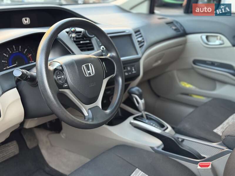 Седан Honda Civic 2013 в Киеве фото 13 Седан Honda Civic 2013 в Киеве