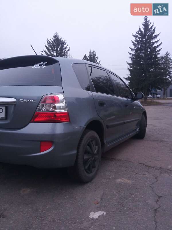 Хэтчбек Honda Civic 2004 в Ровно