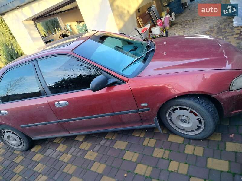 Седан Honda Civic 1995 в Южному