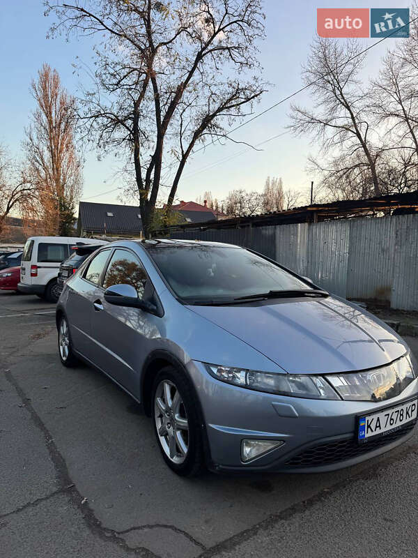 Хэтчбек Honda Civic 2007 в Киеве