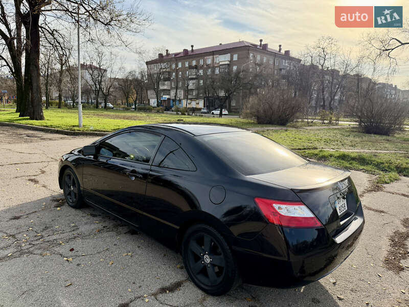 Купе Honda Civic 2007 в Днепре