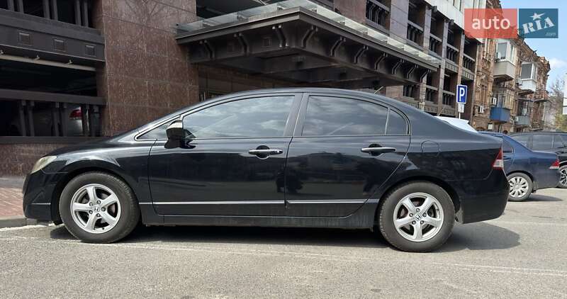 Седан Honda Civic 2010 в Днепре