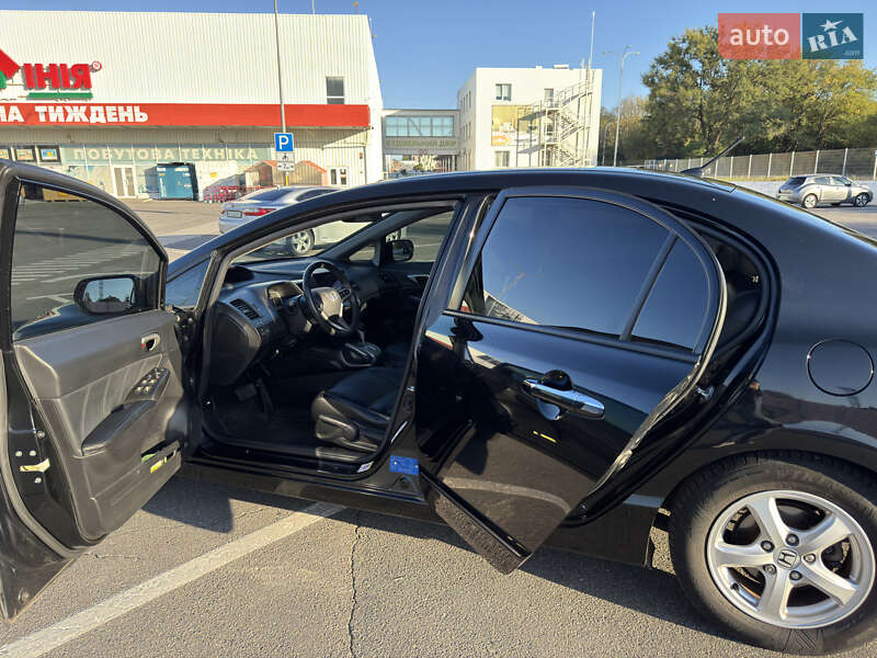 Седан Honda Civic 2010 в Днепре