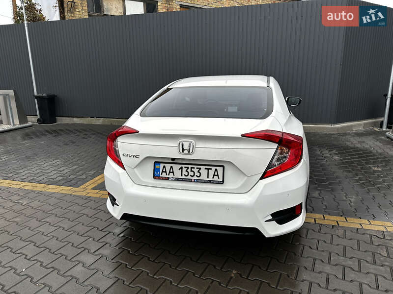 Седан Honda Civic 2017 в Киеве