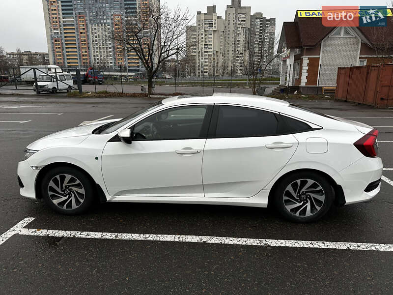 Седан Honda Civic 2017 в Киеве