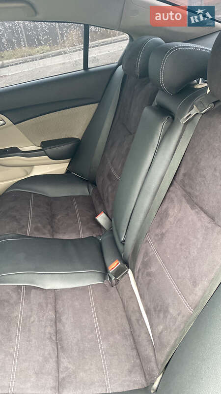 Седан Honda Civic 2014 в Дніпрі