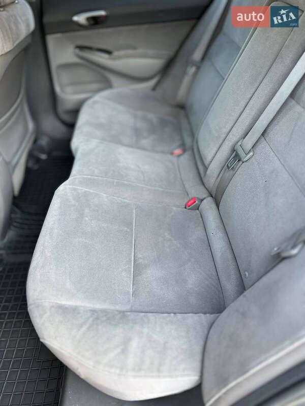 Седан Honda Civic 2006 в Дніпрі