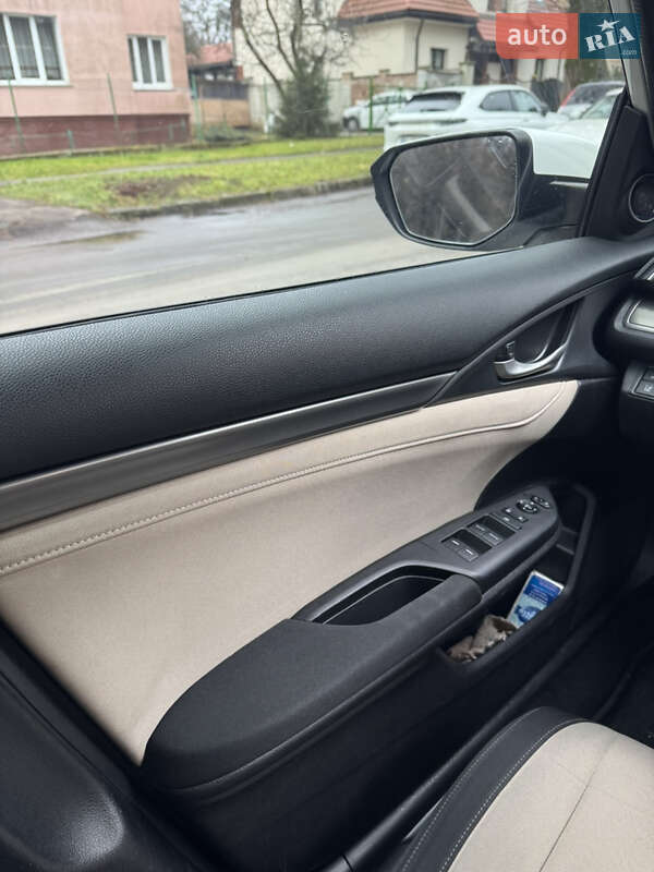 Хэтчбек Honda Civic 2019 в Львове