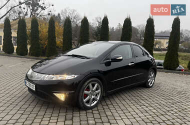 Хэтчбек Honda Civic 2006 в Львове