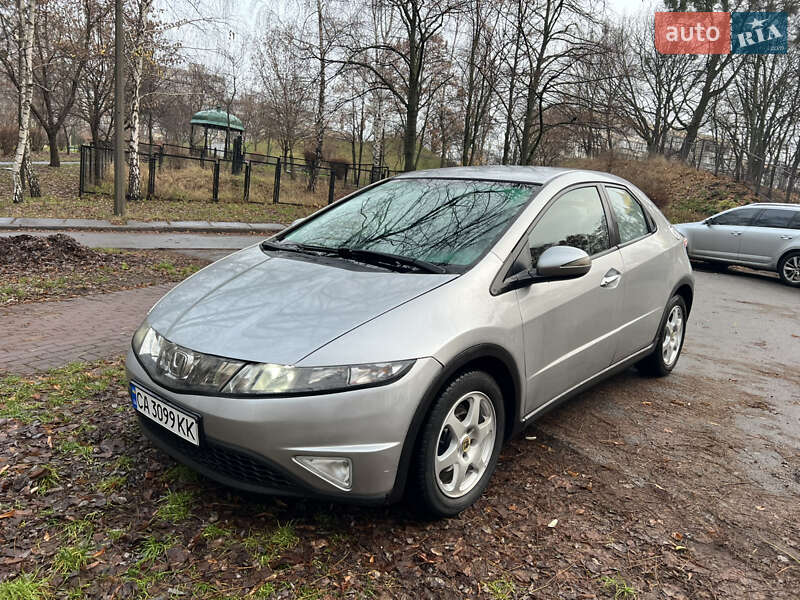 Хэтчбек Honda Civic 2007 в Киеве