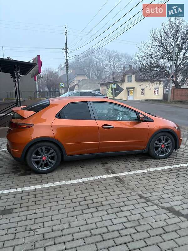 Хетчбек Honda Civic 2008 в Чернівцях