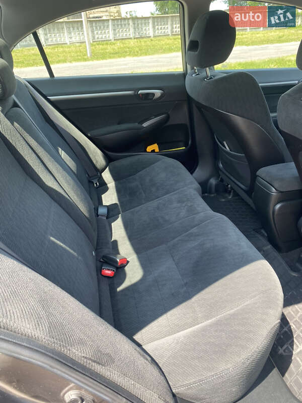 Седан Honda Civic 2009 в Здолбуніві